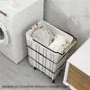 Cesta para ropa sucia de malla de alambre metálico directo de fábrica, cesta de almacenamiento de ropa sucia para baño, cubo de ropa sucia con ruedas, negro y blanco, venta al por mayor