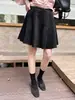 [Kaipu] Falda Corta de Otoño Francesa de Trece Líneas con Gamuza Nebulosa, Abertura y Corte Diagonal, Falda de Moda para Mujer BQA6178