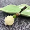 Raíz de Bodhi Tallado Flor de Loto Raíz de Loto Hoja de Loto Bolsa de la Suerte Colgante Pequeño Creativo Llavero Cadena de Teléfono Móvil Colgante