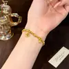 Novo Bracelete Gato Patinha Dourado Antigo Estilo Chinês com Borboleta Dourada, Moda de Luxo Leve Trevo de Quatro Folhas Joia de Mão Envolvente