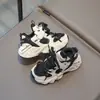 Tênis Casuais Infantis Sapatos para Meninos Modelo Novo Primavera 2026 Tênis Casuais para Correr para Crianças Maiores Sapatos Estilo 'Dad Shoes' para Meninas