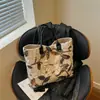 Bolso Casual de Moda de Alto Estilo para Viajes Diarios de Verano 2026 con Bordado Floral Tridimensional y Gran Capacidad Tipo Tote