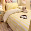Conjunto de Tres Piezas Nube Rayas Verdes y Blancas Frescas Suave y Cómodo Estilo Minimalista Japonés Juego de Cama de Tres Piezas para Habitación de Alquiler Dormitorio