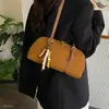 Bolso de hombro de terciopelo para mujer, estilo nicho, para axila, nuevo 2026, gamuza, exquisito, para ir al trabajo, estilo coreano, con accesorios de otoño, versátil y portátil