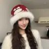 Sombreros de Punto Estilo Coreano Estilo Fair Isle para Otoño e Invierno para Mujer, Sombreros de Felpa de Alta Gama, Sombreros Cálidos de Moda y Versátiles, Sombreros Tipo Cubeta con Protección para las Orejas