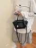 Nova bolsa tote de moda transfronteiriça retrô simples de grande capacidade com design em relevo trançado, bolsa de ombro e bolsa de mão feminina para o dia a dia