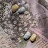 Adesivo de nail art com relevo Tomoni 3D material de explosão adesivos de unha alta sensação de pó Crisântemo Persa adesivos de joia nail art