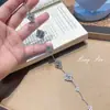 Conjunto Versátil de Alto Padrão e Luxo Leve: Pulseira, Colar, Anel, Brincos com Flor de Lis a Laser Estilo Palácio Vintage
