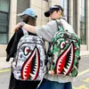 Mochila Nueva con Estampado de Boca de Tiburón Camuflada, Bolsa Escolar Grande para Estudiantes, Impermeable Casual Moderna para Viajes al Aire Libre