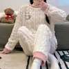 Fábrica fuente pijama nuevo de manga larga de forro polar coral para mujer otoño e invierno franela gruesa invierno conjunto para estar en casa