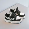 Sapatos brancos novos color block para meninos sola grossa antiderrapante casuais versáteis velcro mágico tênis esportivos simples unissex para meninas