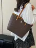 Bolsa Tote de Alta Gama para Viajes con Estampado de Monograma, Bolso Grande de Lujo Ligero, Bolso de Hombro de Moda Otoño 2026 para Mujer