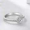 JZ455 Brazo de Torsión Brote Pequeño Micro Ajuste Diamante de Simulación 50 Puntos Par de Anillos para Mujer Primer Anillo de Diamante Retro