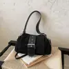 Bolso de axila para motocicleta de gamuza transfronterizo para mujer, nuevo modelo 2026, bolso tote con hebilla de cinturón, bolso de hombro cruzado de nicho de lujo ligero