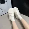Tênis infantis macios de sola flexível 5cm, sapatos brancos femininos que aumentam a altura, fecho de velcro, sapatos de uso diário, sapatos de sola grossa, estilo casual e esportivo