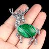 Broche colgante de aleación 1934 con incrustaciones de cristal natural semiprecioso de alce, pins de moda europea y americana, suministro transfronterizo