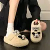 Chinelos de Algodão com Solado Grosso Estilo Doce Cool de Desenho Animado Clássico Feminino 2026 Chegada Nova de Inverno Nicho Xadrez Laço Bico Fechado Chinelos de Algodão