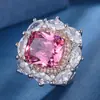 2023 Nova Venda Quente Fundo de Cobre Banhado a Ouro Cor de Simulação Conjunto Tesouro Conjunto de Cores Luxo Leve Pingente Anel 12*14