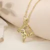 Colar Pingente de Cavalo Vintage de Cobre Banhado a Ouro 18K Europeu e Americano Tendência para Mulheres Corrente de Clavícula Estilo Ins