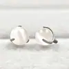 Brincos de titânio ASTMF-136 com três garras e pedra olho de gato G23 titânio três garras joias para piercing corporal pregos de lábio