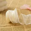 Stock Listo del Fabricante 4cm 10 Yardas Borde Liso Cola de Pez Ondulada Cinta de Hilo para Ramo de Flores Embalaje Cinta para Borde de Pastel Hecho a Mano DIY