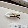 Presilha de Cabelo Pérola Estilo Francês Coreana, Presilha de Cabelo Faixa de Cabeça Versátil com Laço da Moda, Presilha de Tubarão, Presilha para Franja, Acessório de Cabelo, Acessório de Cabeça para Mulheres