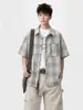 Camisa de manga corta a cuadros de moda estilo Hong Kong para hombre, camisa chaqueta versátil de verano de seda helada de corte holgado de media manga