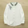 Camisa de Manga Larga de Hilo de Algodón Doble Capa para Mujer Otoño 2025 Retro Artística Cuello Bordado Suave Transpirable Amigable con la Piel Top de Algodón