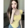Camiseta de Manga Corta Irregular Ajustada para Mujer, Estilo Dongdaemun Coreano, Ceñida a la Cintura, Adelgazante, Cuello en U con Almohadillas Integradas en el Pecho