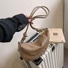 Bolsa pequena vintage simples para outono e inverno feminina 2025, nova bolsa transversal de ombro e axila, bolsa de bolinho de massa da moda para axilas