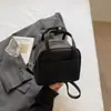 Bolsa de Mão Versátil Nova para Mulheres Estilo Coreano High-End para o Trabalho Bolsinha de Ombro Transversal de Nicho