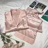 Pijama Xadrez Jacquard de Seda Imitação Estilo Celebridade da Internet para Mulheres Conjunto de Duas Peças de Seda Gelada com Mangas Longas para Casa Primavera e Verão 2026 para Mulheres