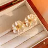 Brincos Elegantes de Camélia de Luxo Leve para Mulheres 2025 Novo Top High-end Versátil Brincos Retrô Franceses Joias para Orelha