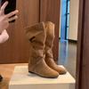 Botas Femininas Longas Aumentadoras de Altura 2025 Nova Coleção Outono e Inverno Versáteis Botas Empilhadas Franzidas com Fivela de Cinto Botas de Equitação Tendência