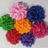 Grande bola de flores vermelhas, cerimônia de corte de fita para inauguração, casamento, inauguração, hortênsia vermelha, carro de casamento, carro novo, entrega de carro, casamento, inauguração de casa, grande flor vermelha