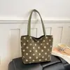 Bolsa de camurça retrô para outono e inverno para mulheres, nova moda 2026 bolsa de ombro poá, bolsa tote para o trabalho, bolsa saco