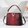 Nova Bolsa de Mão Tipo Balde com Padrão de Crocodilo Degradê 2026 para Mulheres, Elegante Bolsa de Ombro Cruzado Único, Versátil para o Dia a Dia com Textura