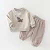 2026 Ropa Nueva para Bebé Otoño Conjunto de Dos Piezas para Bebé Sudadera Súper Linda Pantalones Deportivos Casuales Conjunto de Dos Piezas para Salir