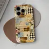 Capa de celular 18pro estilo patchwork vintage transfronteiriça com renda xadrez e padrões florais de rosa para capa de filme do iPhone 17
