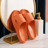 Pantuflas de verano para mujer, para el hogar, el baño, antideslizantes, con suela gruesa, para uso en interiores y exteriores, sandalias y pantuflas para el hogar para parejas, para hombre.
