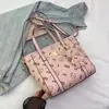 Bolso de Mano de Lujo de Nicho para Mujer 2026 Nuevo Moda Tendencia Monograma Cruzado al Hombro Versátil Bolso Cubo para el Trabajo