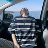 Camiseta de rayas de manga corta holgada, estilo Hong Kong moderno para hombre, refrescante camisa de verano para hombres jóvenes