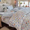 Conjunto de cama de gaze dupla nublada de quatro peças 2026 novo estampado estilo ins conjunto de cama de três peças para dormitório estudantil quarto