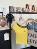 Camiseta de Manga Corta con Hombro Descubierto y Costuras de Color Contrastante Estilo Americano Spice Girl para Mujer, Verano, Ajustada, Adelgazante, Sexy, Prenda Exterior, Top Básico