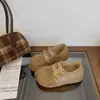 Mocasines casuales 2026 sin cordones y de suela blanda, un nuevo estilo de nicho de zapatos inspirados en Birkenstock, zapatos de maternidad para mujer, diseño retro de otoño