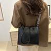 Bolsa de Mão Grande da Moda Estilo Europeu e Americano para Mulheres 2025 Nova Versão Coreana Bolsa de Ombro Simples Estilo Ins Bolsa Tote para o Dia a Dia