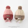 Chapéu de Outono e Inverno BOSTON Chapéu de Lã Infantil Proteção para as Orelhas Pompom Chapéu de Tricô Quente Meninos e Meninas Chapéu de Puxar à Prova de Vento