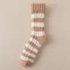 Calcetines de Coral Fleece para Maternidad para Mujer, Calcetines Gruesos y Cálidos para el Suelo, Calcetines de Casa para Dormir de Otoño e Invierno, Calcetines de Felpa de Media Pantorrilla