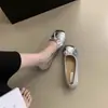 Sapatos Femininos Slip-On Redondos Estilo Retrô, Cor Prata, Baixos, com Laço, Novo Modelo Primavera e Outono, Sapatos de Vovó com Solado Raso