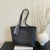 Bolso grande para mujer 2026 nuevo bolso de hombro de moda primavera-verano, bolso tote de nicho de gran capacidad para la escuela y el trabajo